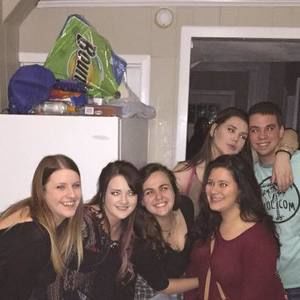 Meet your Posher, Alexis