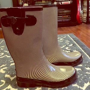 Women's rain boots.