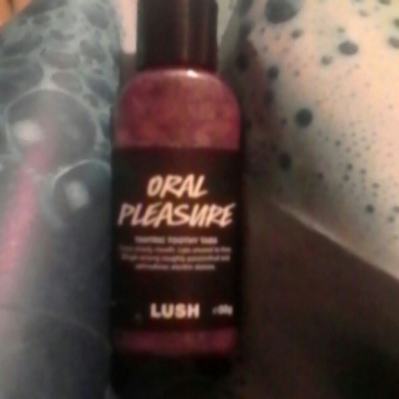 Lush oral pleasure toothy tabs