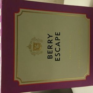Berry Escape perfume