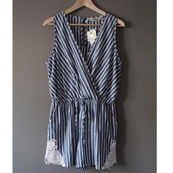 KEEPING Striped Romper - Picture 2 of 4