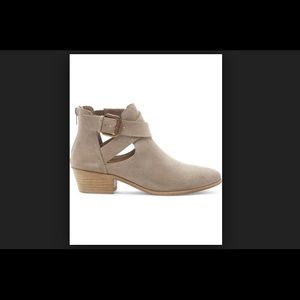 Women's Sole Society 'Evie' Open Side Bootie