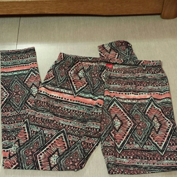 NWOT Aztec leggins