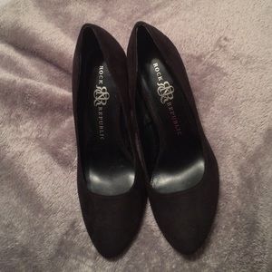 Rock republic Black Suede Pumps