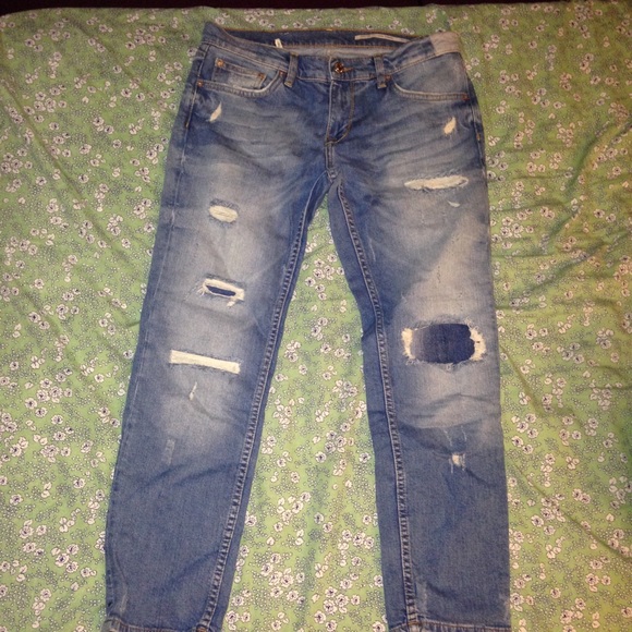 Zara distressed Boyfriend Jeans 💫