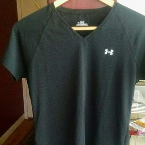 NWOT Under Armour Black Shirt Size Small