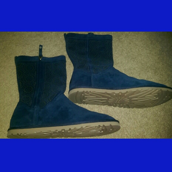 🚫SOLD🚫 Blue UGG Boots Size 9 - Picture 2 of 4