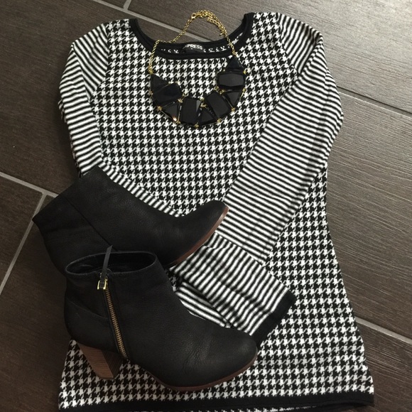 Beautiful Express sweater!