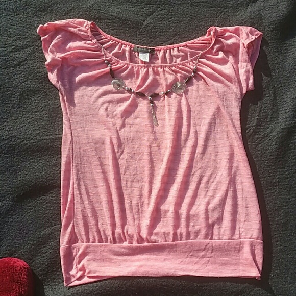 Peach/Pinkish Dressy blouse with necklace - Picture 1 of 4