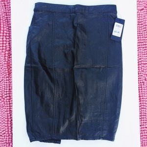 GUESS / Leather Pencil Skirt 💕