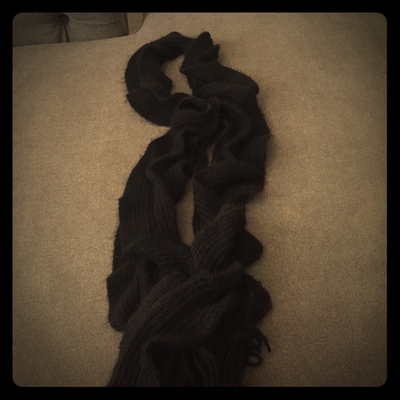A long slim black scarf