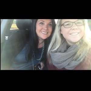 Meet your Posher, Caitlan