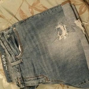 GAP DESTRESSED SHORTS