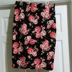 Stretchy skirt that goes with many colors.