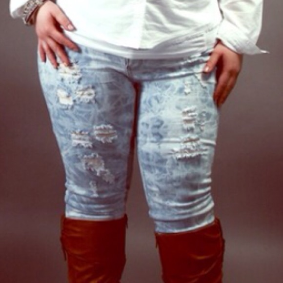 Ripped Skinny Jeans
