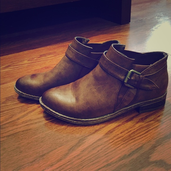 Cognac ankle booties