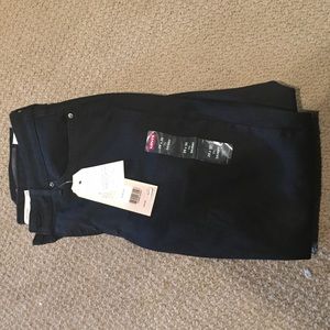 NWT Levis 711 skinny jeans