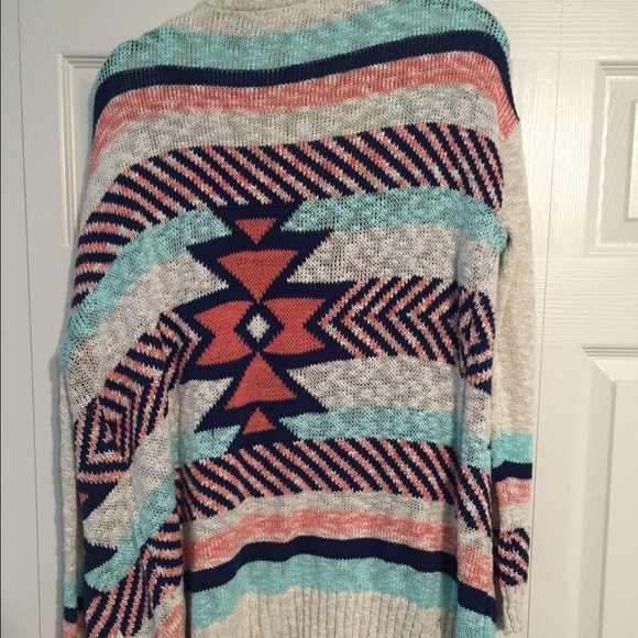 Charlotte Russe Cream Aztec Print Cardigan Size XL - Picture 2 of 2