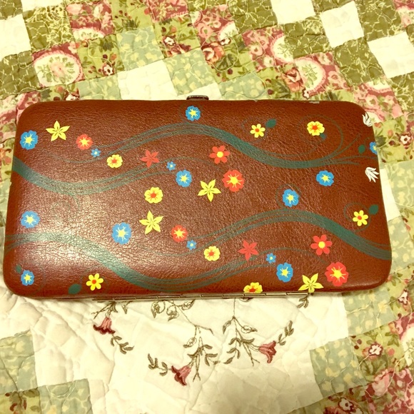 Flower Wallet - Picture 1 of 3