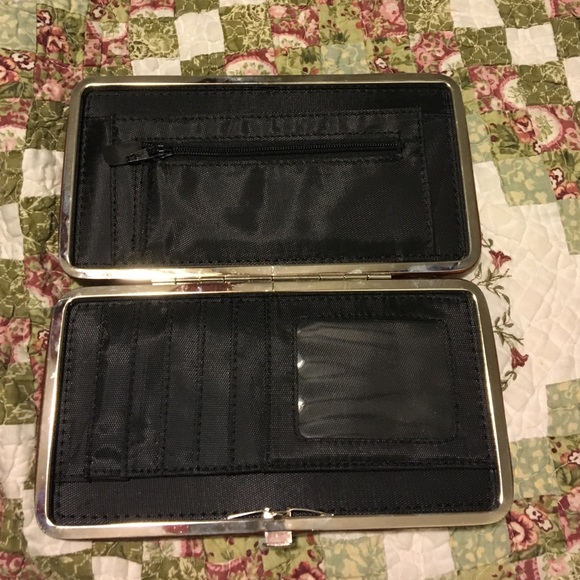 Flower Wallet - Picture 2 of 3