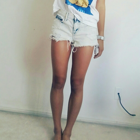 Distressed festival shorts