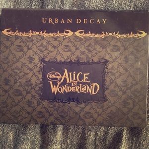 Urban Decay 'Alice in Wonderland' limited edition