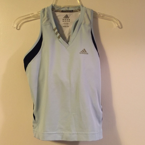 Sleeveless athletic top - runs small