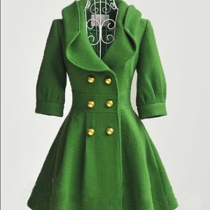 Spring coat, in an eye-catching green.