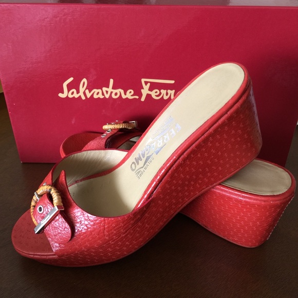 ✨Salvatore Ferragamo platform sandals✨ - Picture 2 of 3