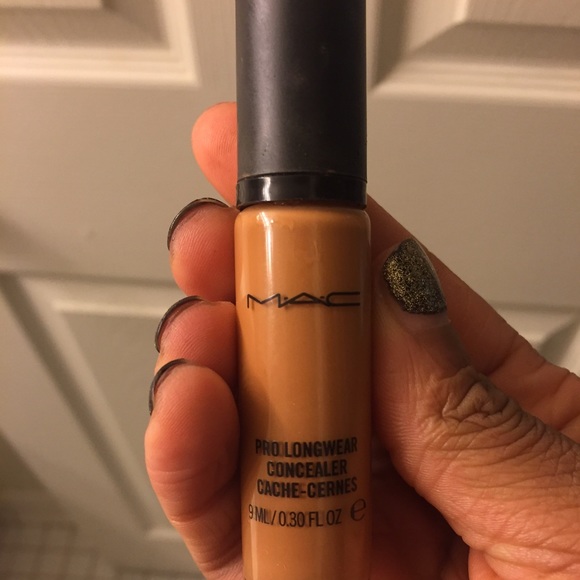 nc45 mac concealer