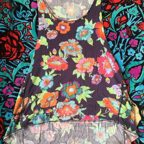 Reversible Roxy Tank - Picture 2 of 4