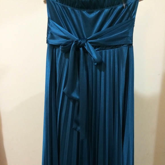Prom dress - Picture 4 of 4