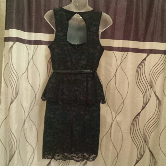 ***NICOLE DRESS*** - Picture 2 of 3