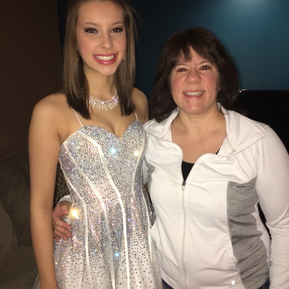 Meet your Posher, Dawn - Picture 1 of 1