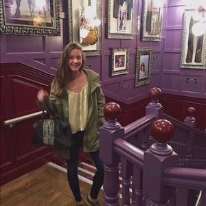 Meet your Posher, Esther