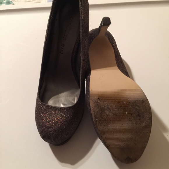 Pumps - Picture 4 of 4