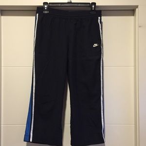 Black nylon Nike athletic capris 💙💙💙