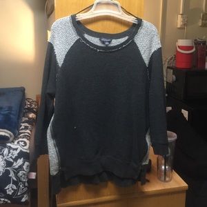 Cropped sleeve, zipper accented AE sweatshirt