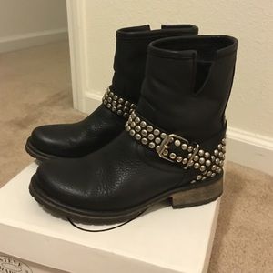 Steve Madden black leather studded bootie boots