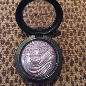 MAC extra dimension eyeshadow GRAND GALAZY Rare 💋