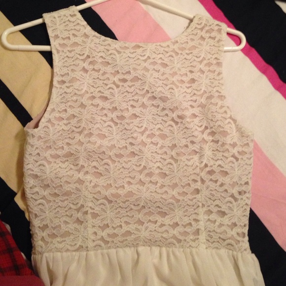 Off white dress - Picture 2 of 3