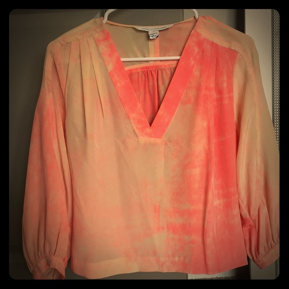 Diane von Furstenberg Tops - Gorgeous DVF blouse