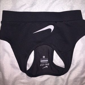 Nike YOUTH sports bra