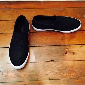 Black mesh Zara sneakers. Great Condition!!