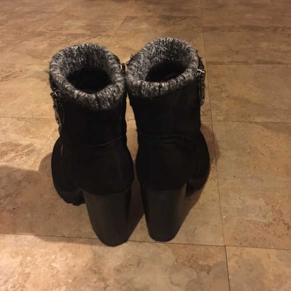 Grey and Black fleece heels! 👢 - Picture 2 of 4