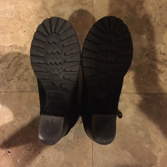 Grey and Black fleece heels! 👢 - Picture 3 of 4