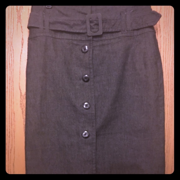 Perfect gray pencil skirt