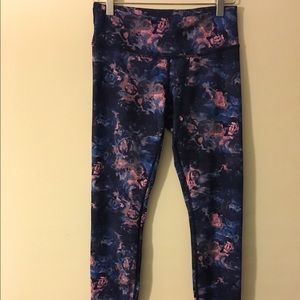 Lululemon size 6, 90% new, no worn, full length