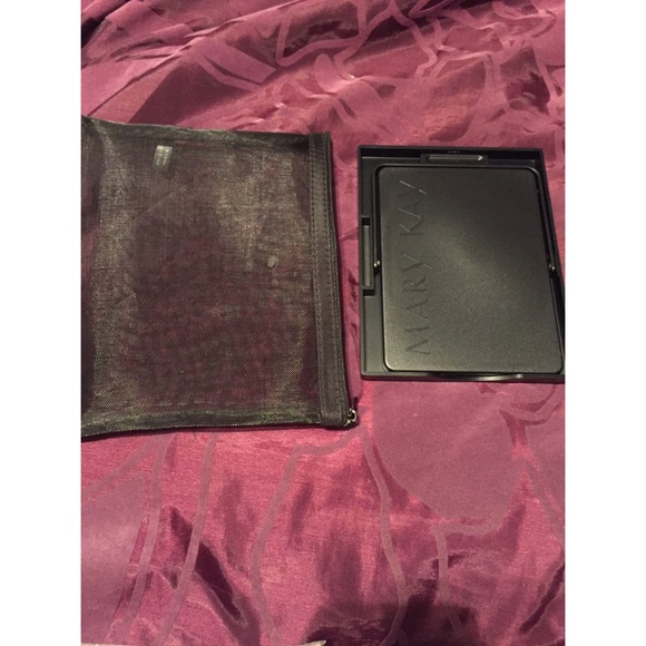 Mary Kay - Picture 2 of 3