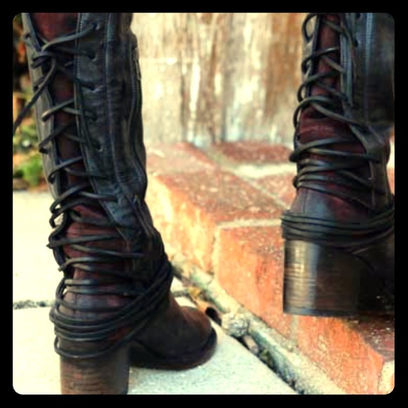 Freebird Coal Boot